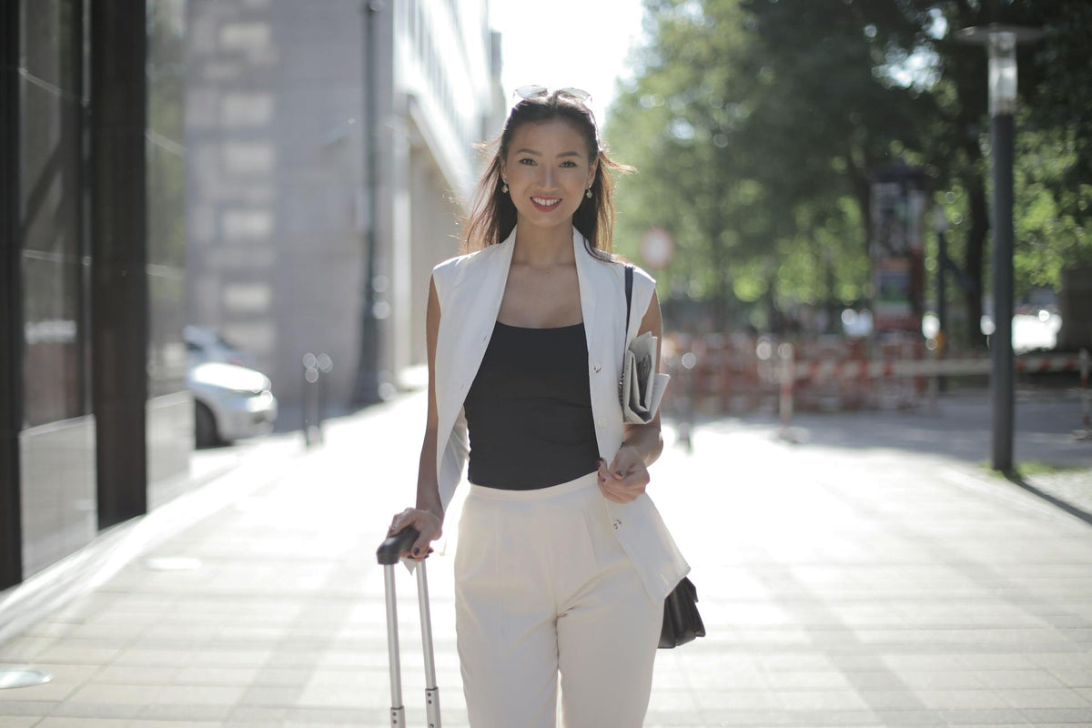Common Smart Casual Travel Outfit Mistakes Women Make - THE KNO