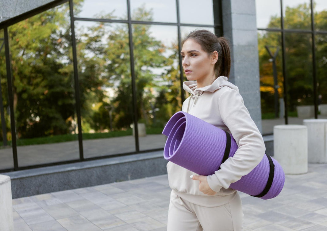 From Workout to Work Call to Gate: A 3-Piece Smart-Casual Capsule - THE KNO