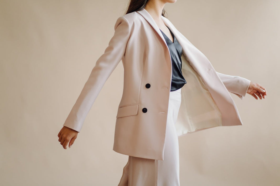 Jet Set Collection for Women: Fabric, Features, Tests, and Best-Use Scenarios - THE KNO