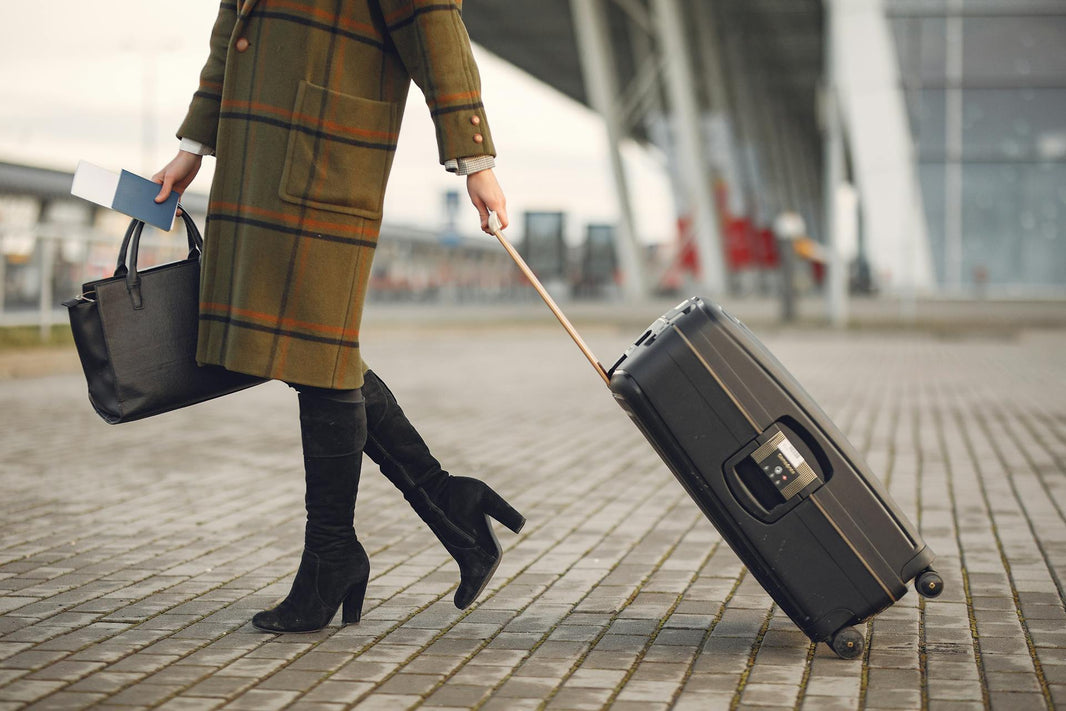 Airport Nap to Boardroom Ready: Wrinkle-Resistant Outerwear + 5-Minute Fix