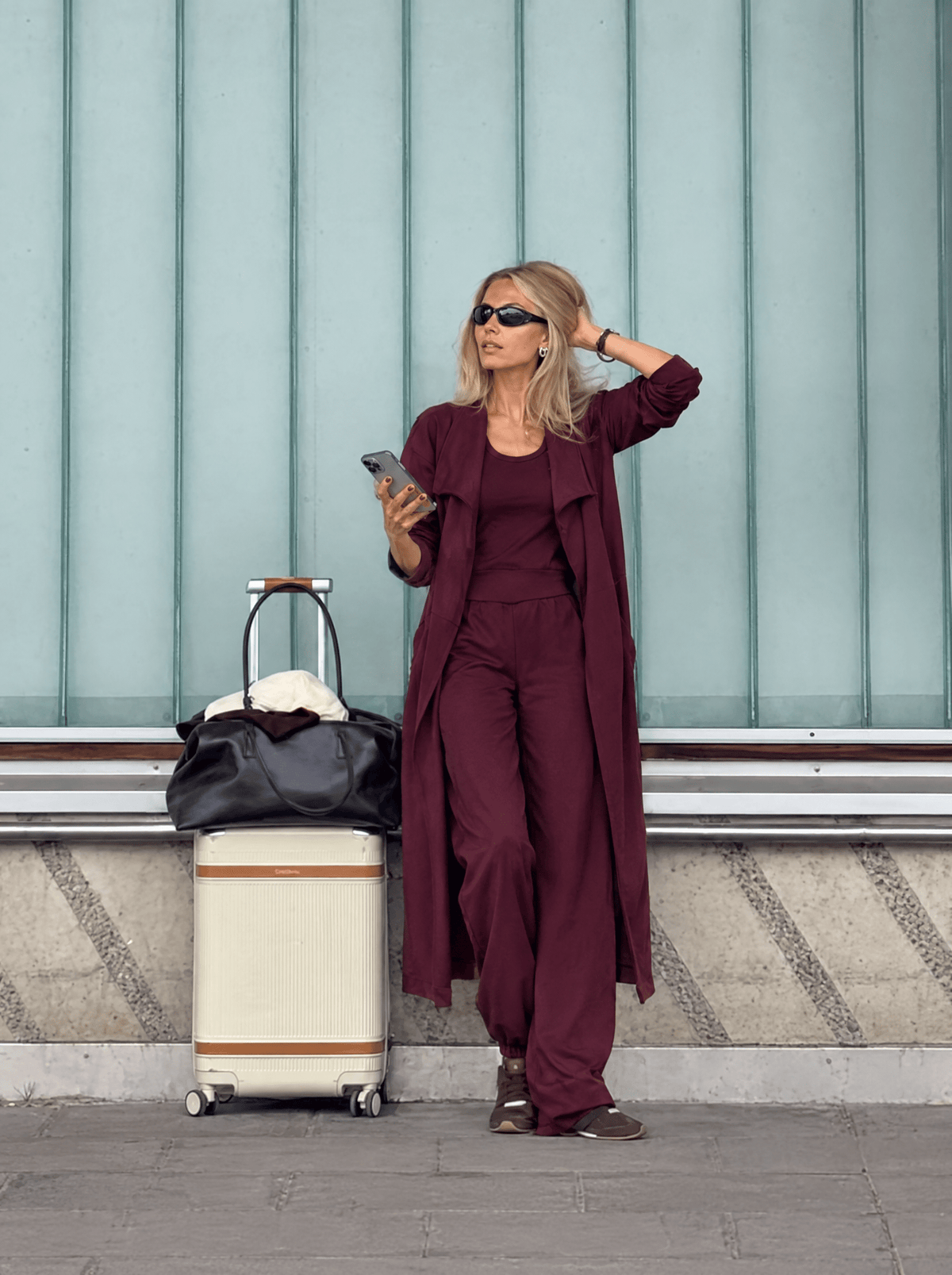 Smart Casual Travel Shoes and Accessories: A Polished, Comfortable Capsule - THE KNO