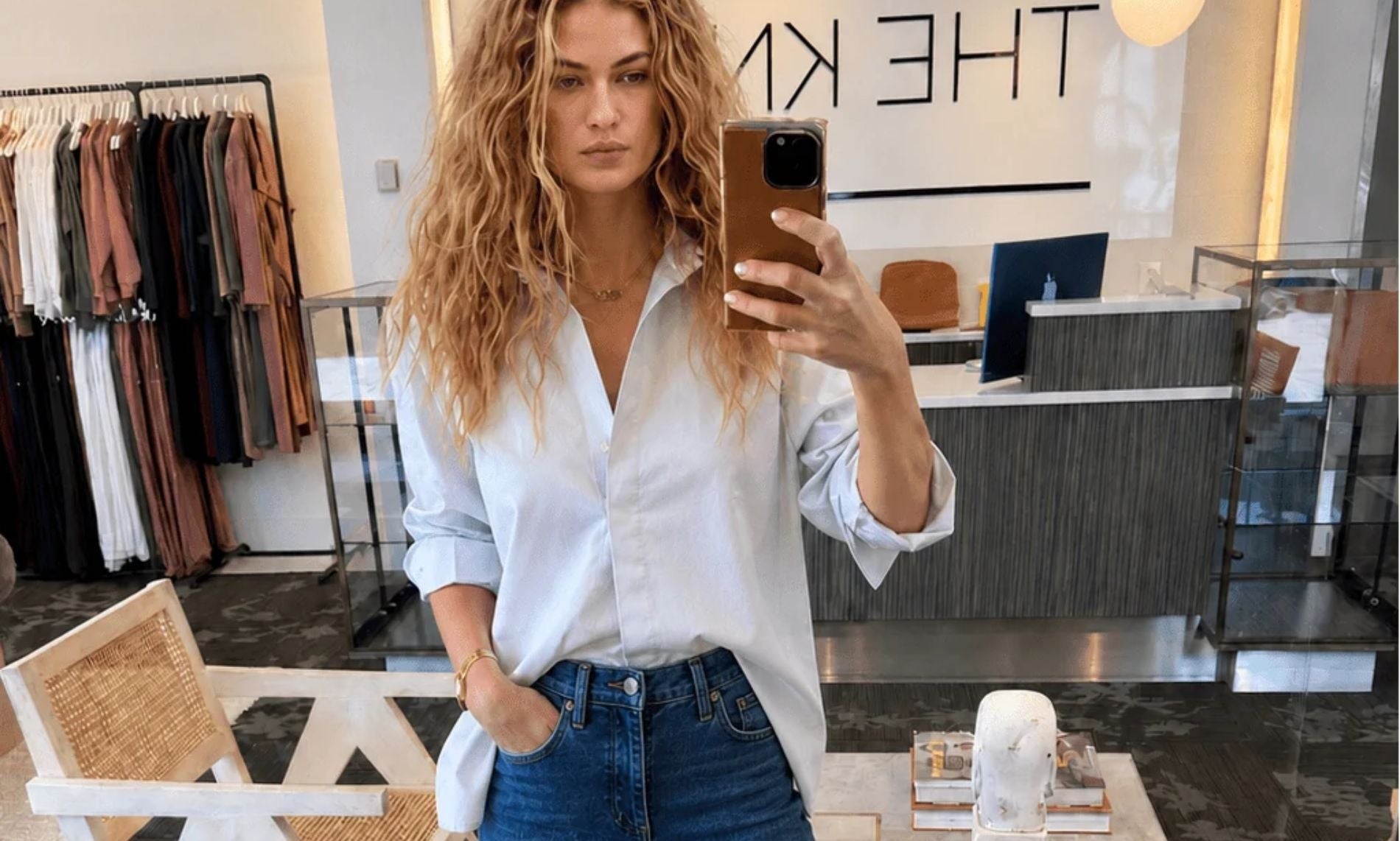 Summer Flight Outfits for Humid Arrivals: Heat-Safe Fabrics + 3 Formulas - THE KNO