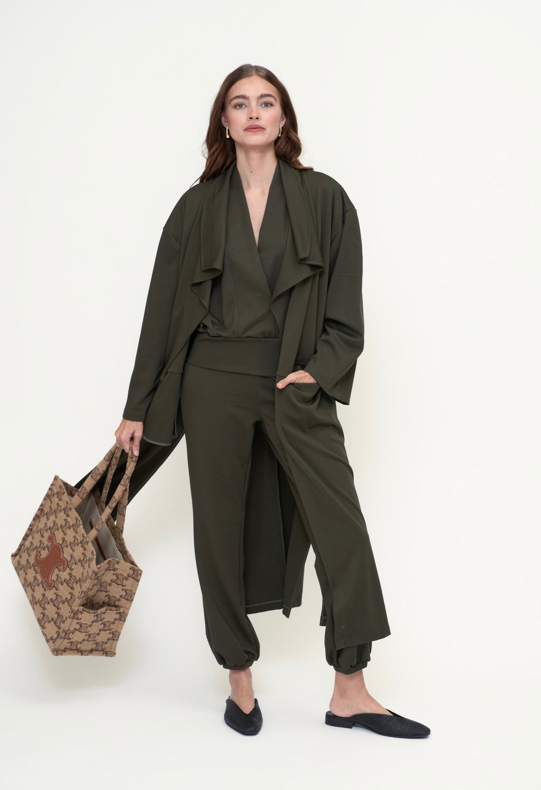 Why Joggers Are the New Power Pants: Elevating Your Work-From-Home Wardrobe - THE KNO