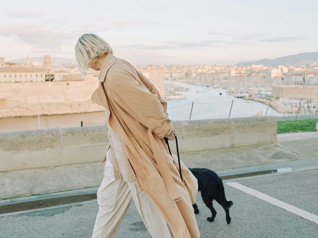 Why Wrinkle-Resistant Jackets Make Travel Mornings Easier - THE KNO