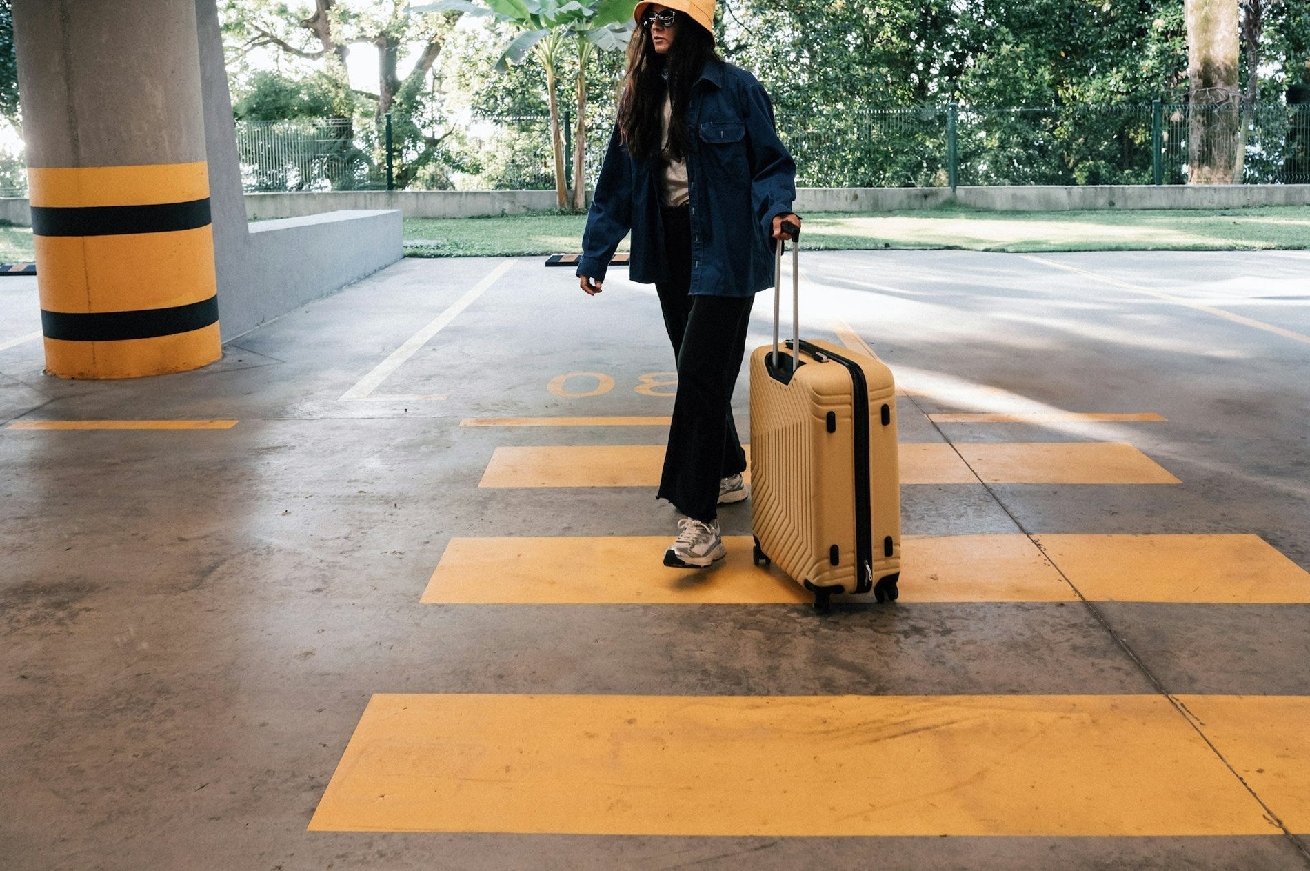 Why Your Fashion Travel Outfit Deserves Better Than Old Sweatpants - THE KNO
