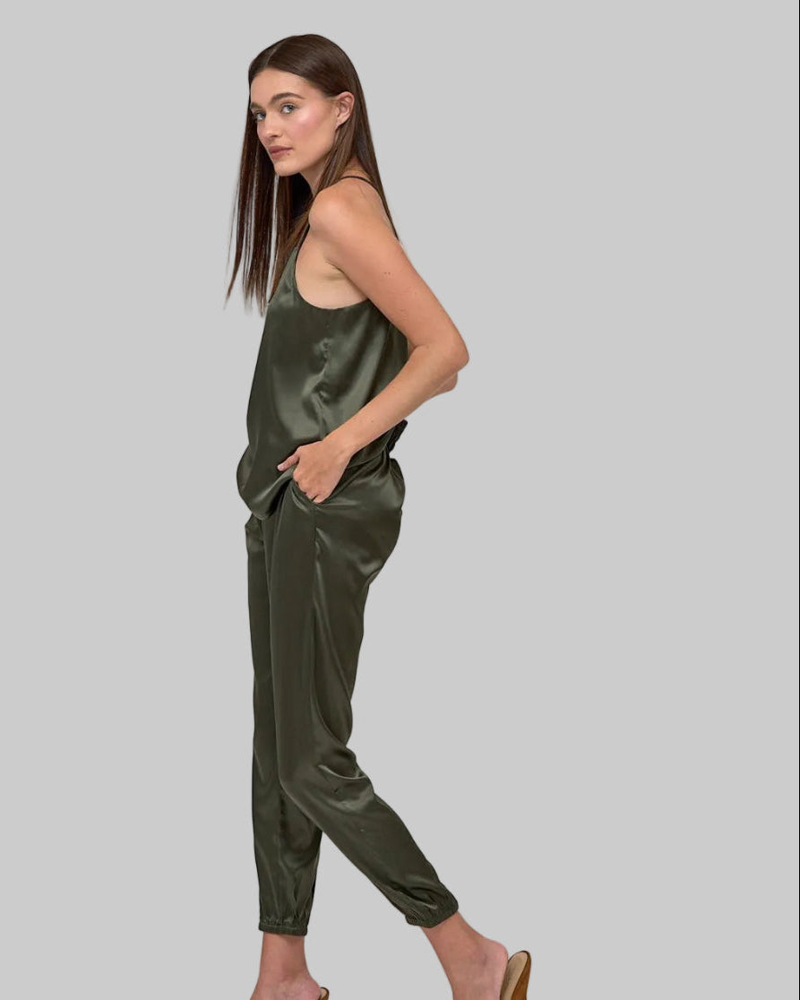 Stretch silk jogger with elastic back waist and pockets olive