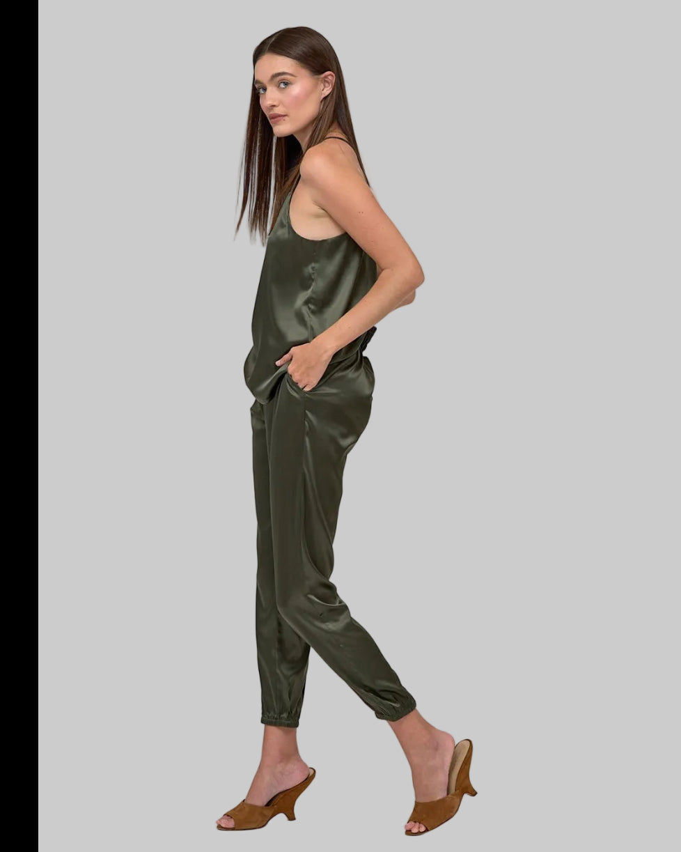 Stretch silk jogger with elastic back waist and pockets olive